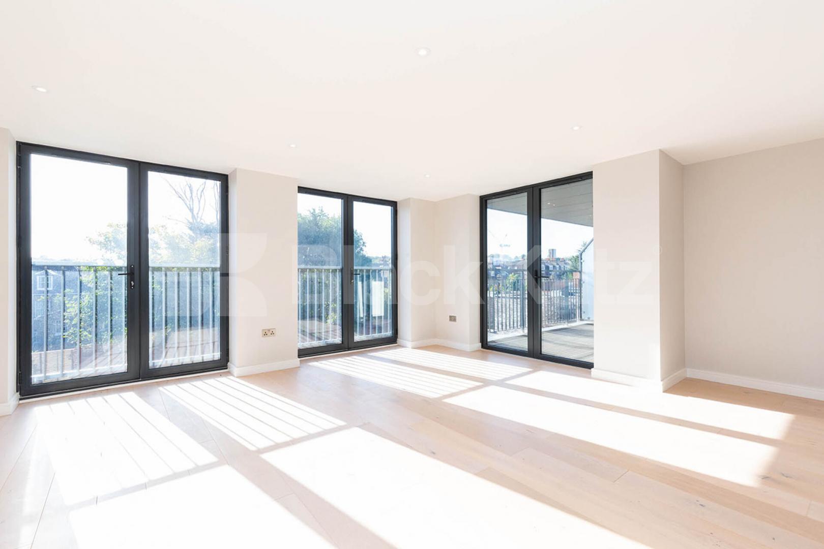 Stunny 2 bed 2 bath located within a new build with a large terrace Tottenham Lane, Crouch End
